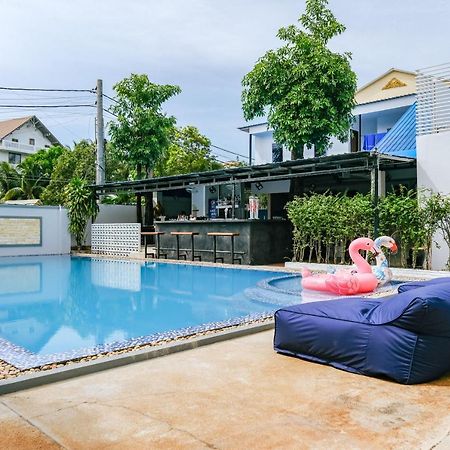Queentown Hostel Σιέμ Ρέαπ Εξωτερικό φωτογραφία